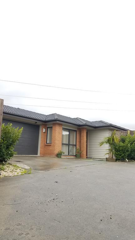 Fullhouse Hotel Auckland Exterior photo
